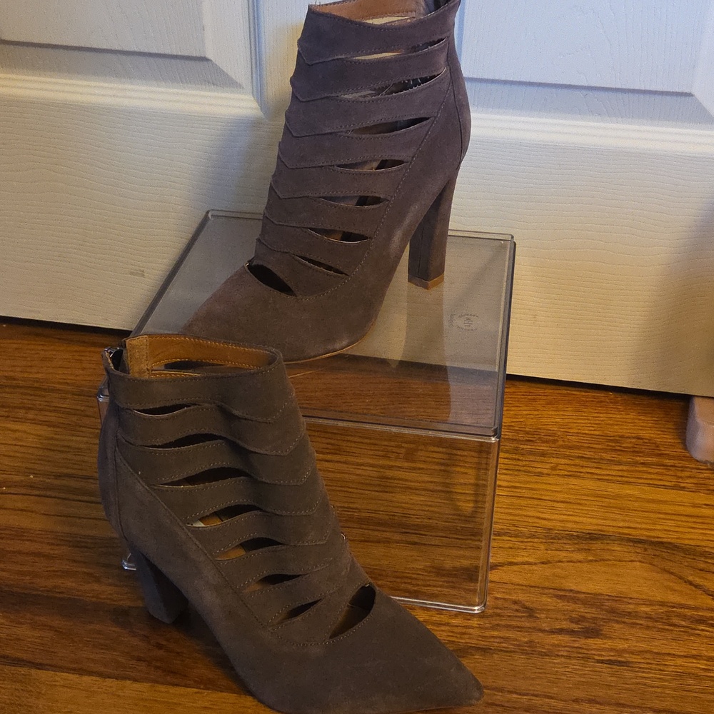 Steve Madden Taupe Women's Cutout Booties 9